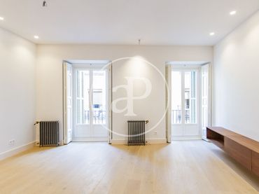 Appartamento con balcone in vendita a Centro