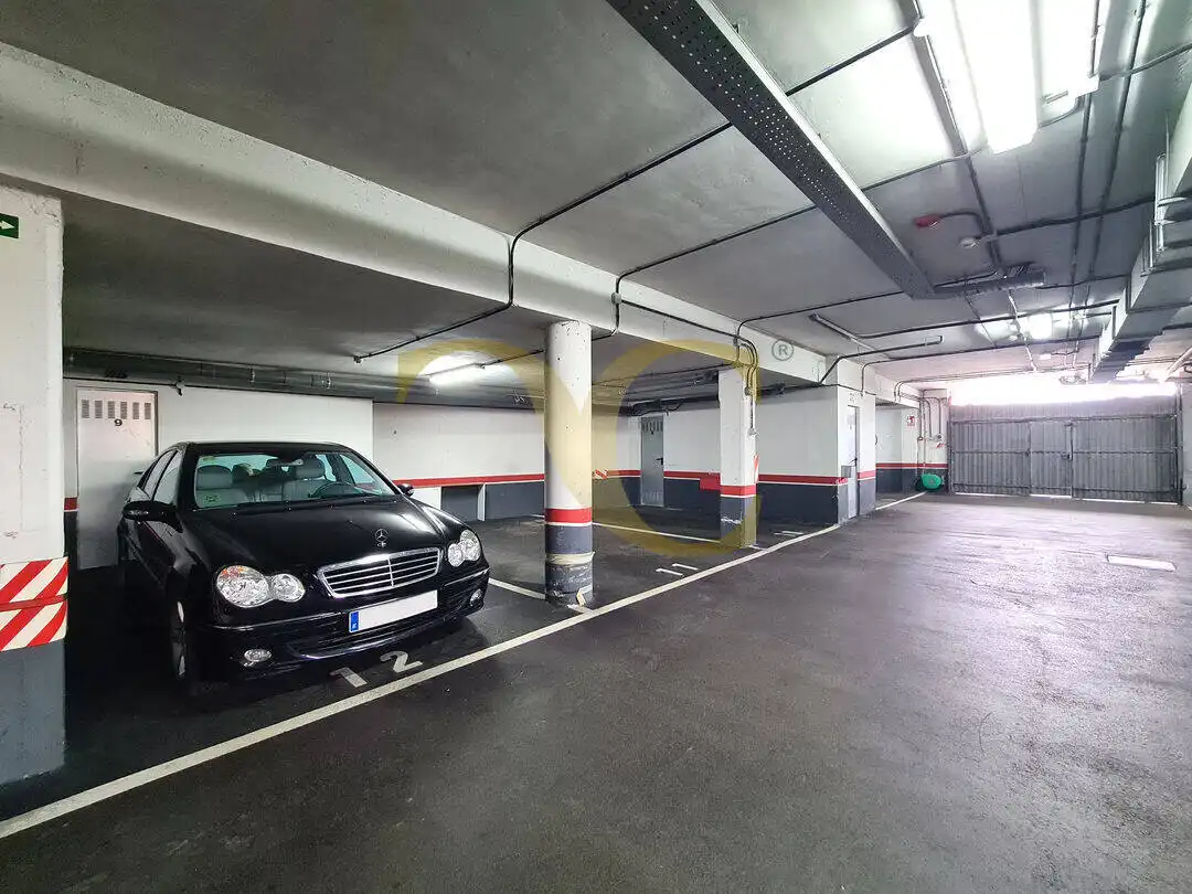 Parking de Dúplex en venta en Gijón  con Aire acondicionado, Calefacción y Trastero