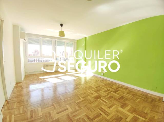 Piso en Alquiler en Valdebernardo en Pavones