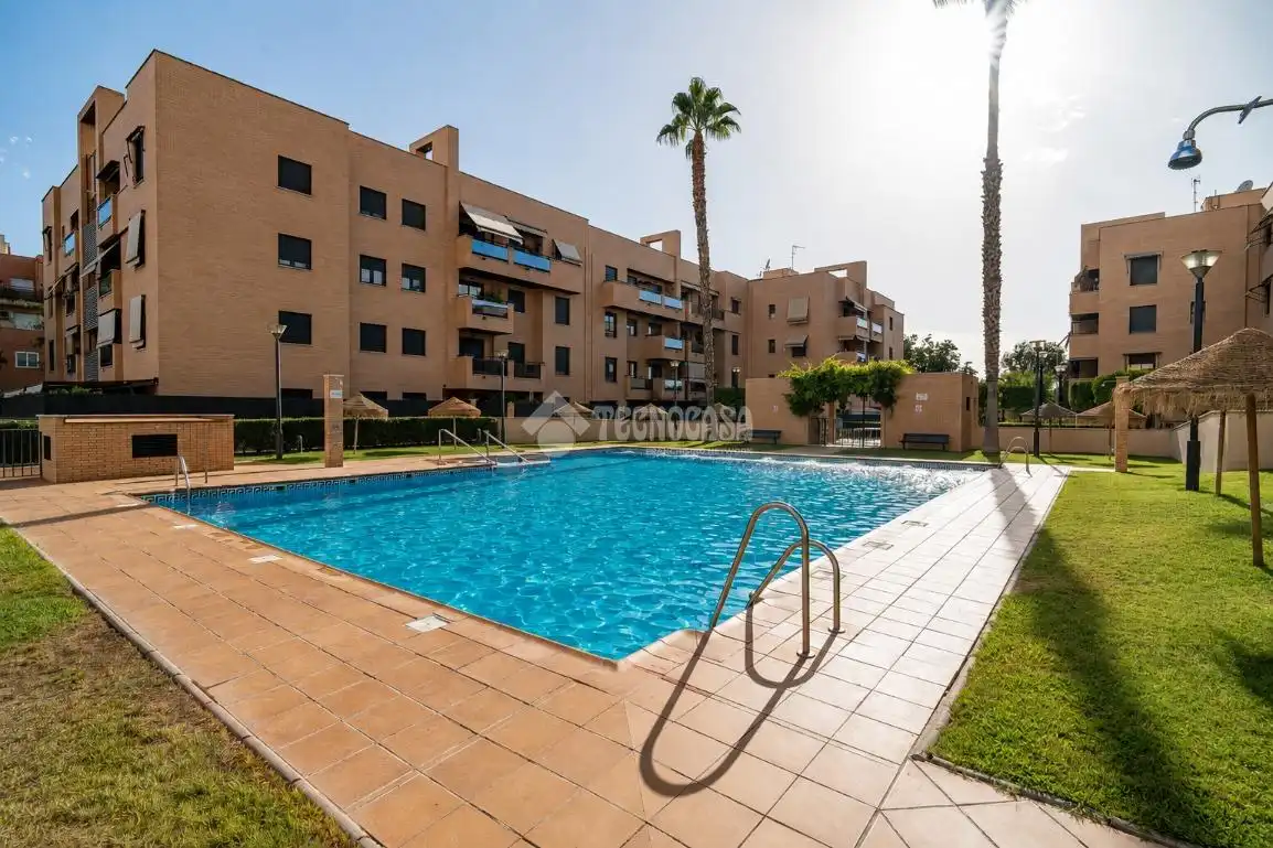 Piscina de Piso en venta en Granada