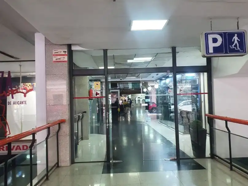 Oficina en venta en Alicante / Alacant con Aire acondicionado, Calefacción y Alarma