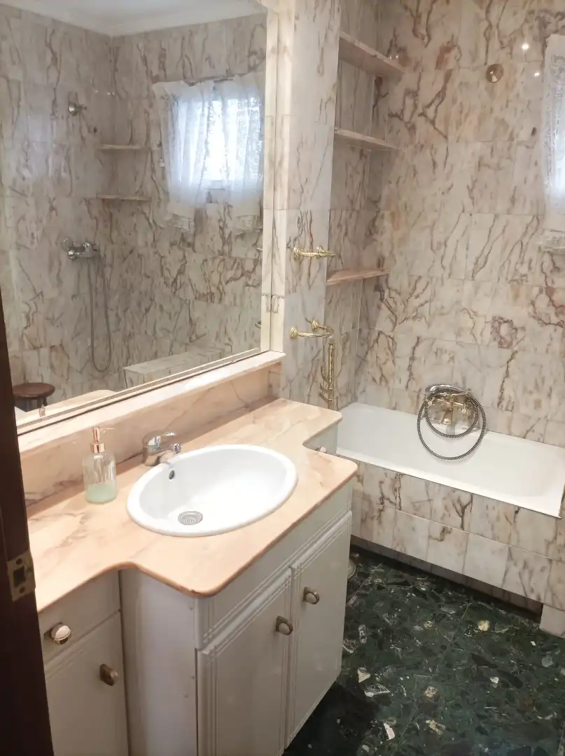 Baño de Piso en venta en Valencia con Terraza y Balcón