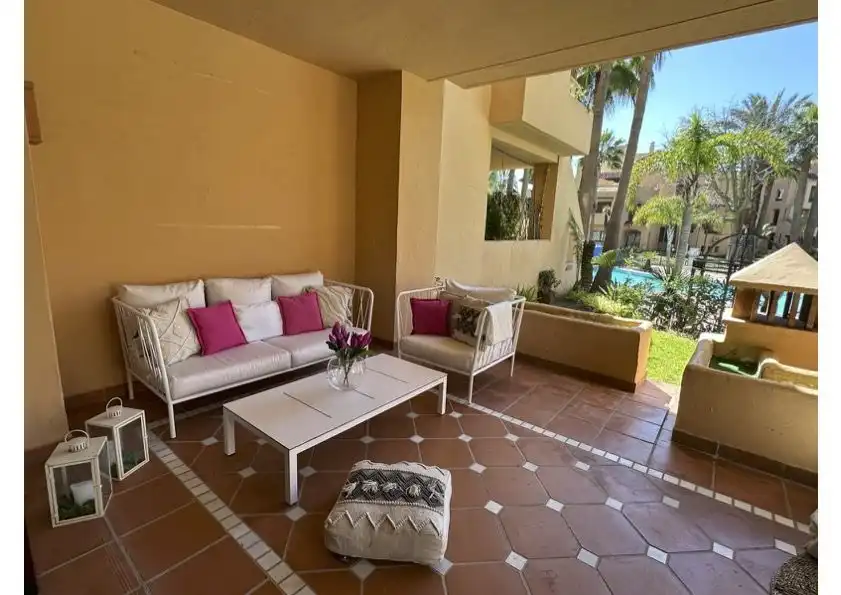 Flat for sale in San Pedro de Alcántara, imagen 3