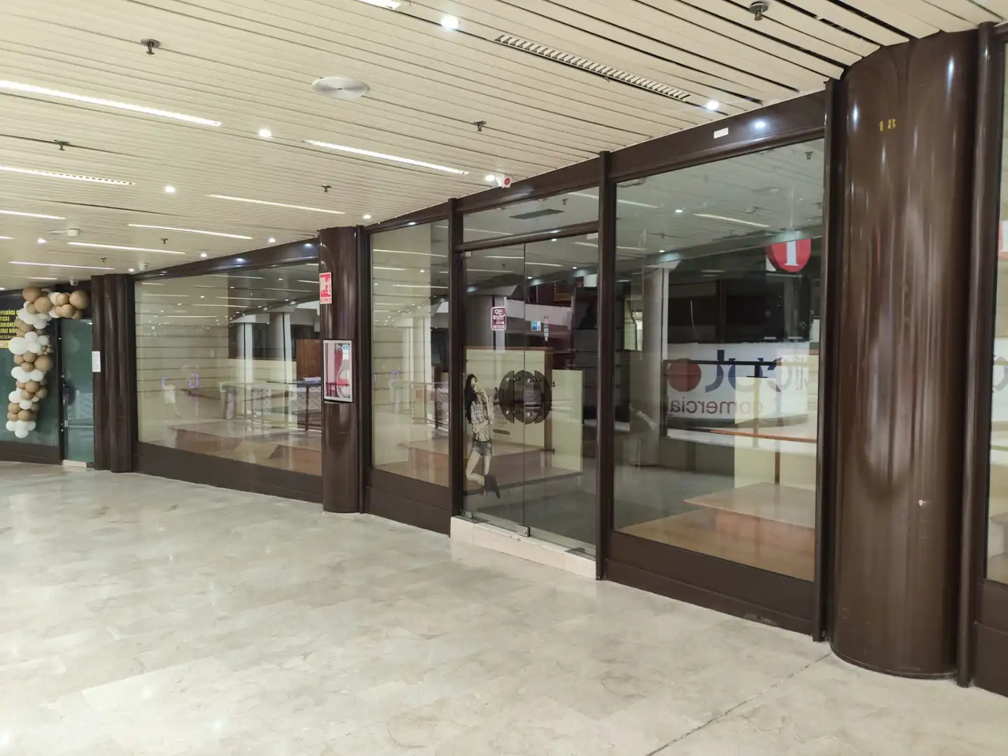Local comercial en venta en Avenida de la Constitución, imagen 5