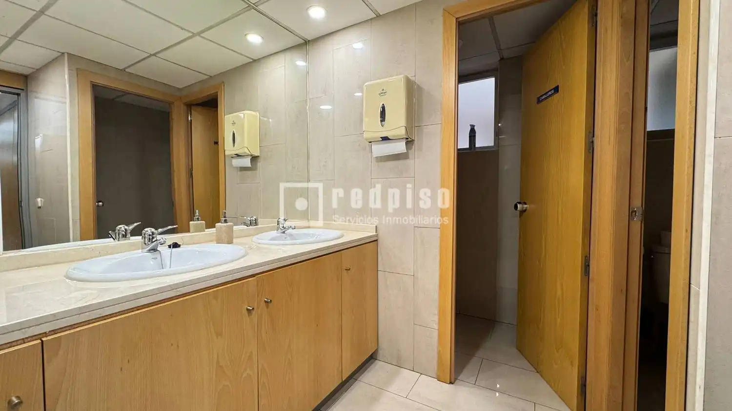 Bany de Pis en venda en Madrid amb Aire condicionat, Calefacció i Terrassa