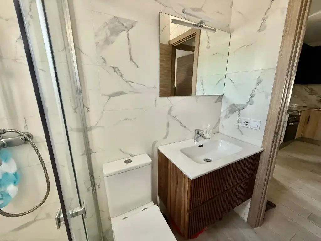 Bathroom of Flat for sale in Sevilla