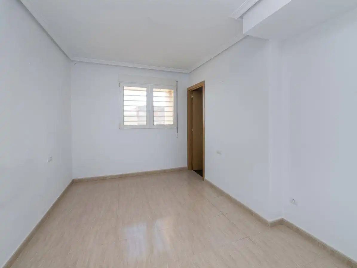 Habitación de Piso en venta en Alicante / Alacant con Terraza