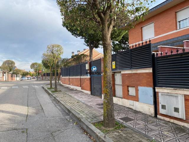 Casa adosada en Alquiler en Calle AUSTRIA en Peñas Albas - Zulema