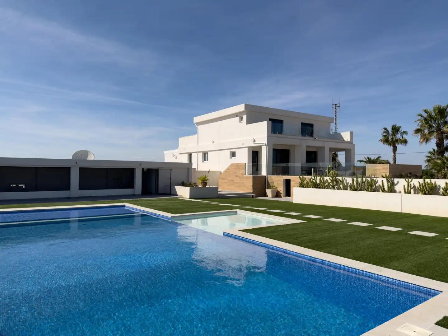 Piscina de Casa o xalet en venda en Los Montesinos amb Aire condicionat, Calefacció i Jardí privat