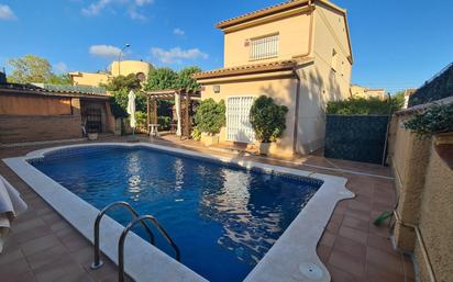 Swimming pool of House or chalet for sale in Creixell  with Terrace and Swimming Pool