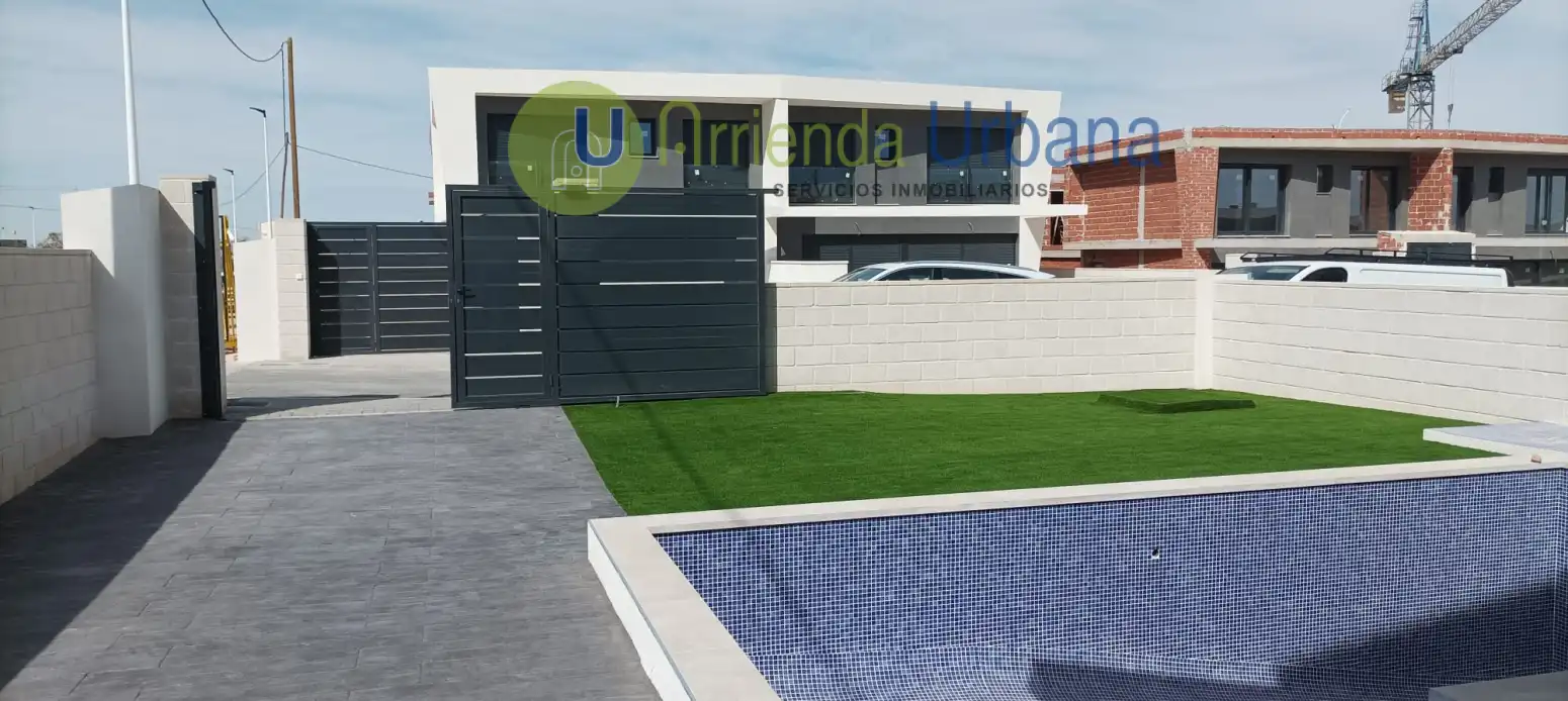 Adossat amb piscina en venda a Santa Pola - Calle Chipre, imagen 5
