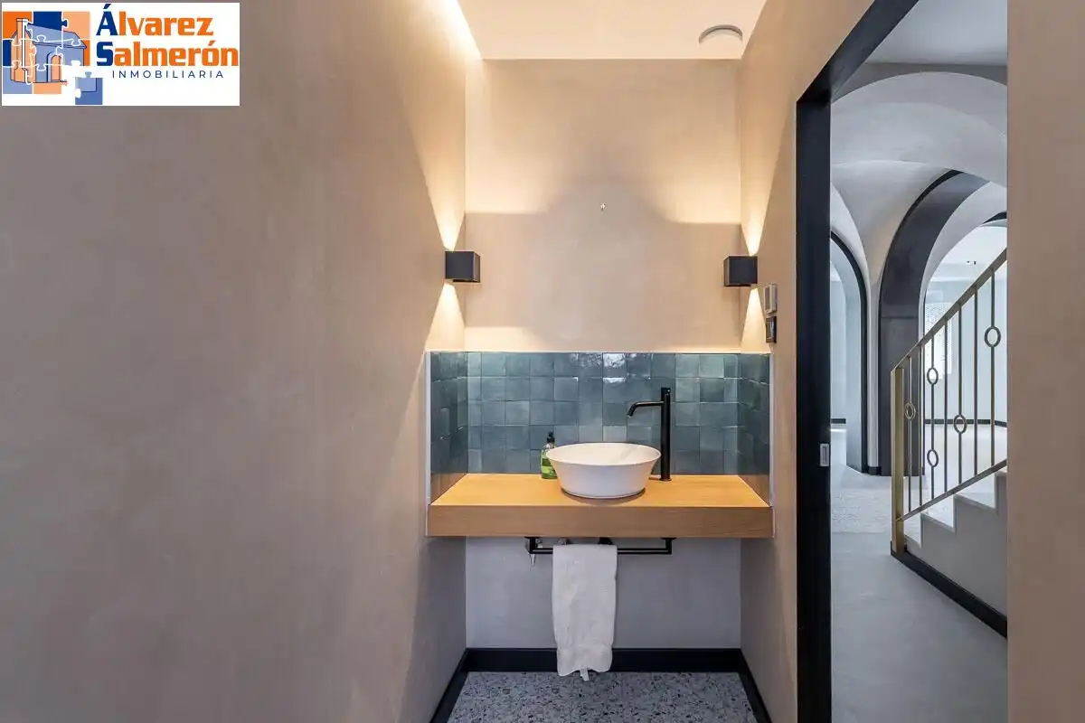 Bany de Casa o xalet en venda en Granada amb Aire condicionat, Jardí privat i Terrassa