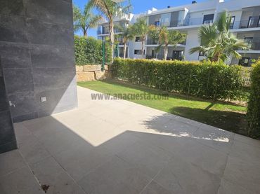 Apartament amb piscina en venda a Carlos Cano 16