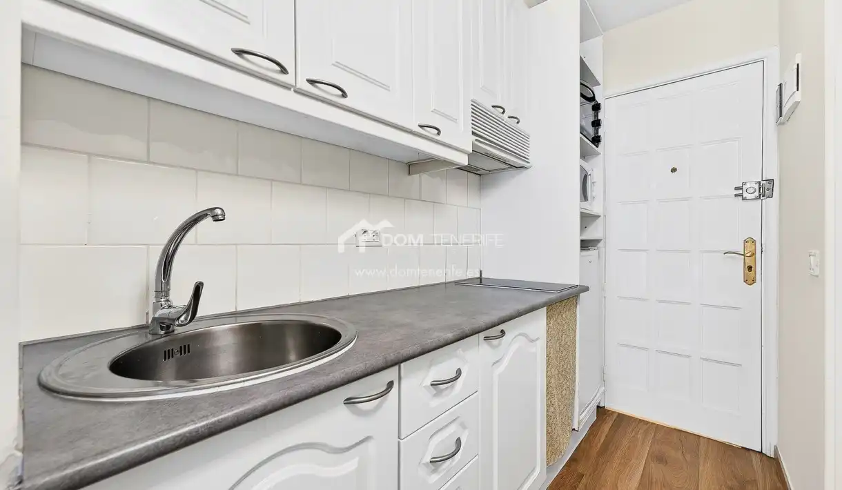 Küche von Wohnung zum Verkauf in Adeje mit Terrasse, Abstellraum und Schwimmbad