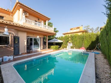 Casa pareada con piscina en venta en OROPENDOLA (VENT) 6