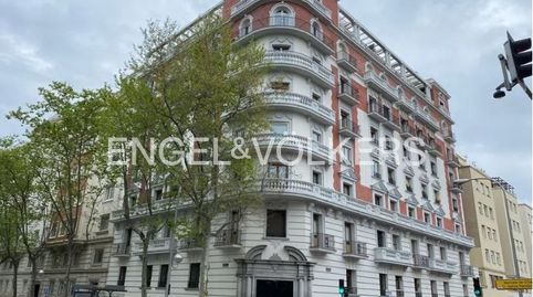 Exclusiva vivienda señorial en esquina con balcones y vistas abiertas en Almagro