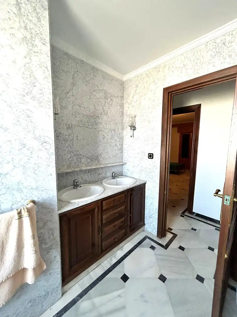 Baño de Casa o chalet en venta en Alcolea del Río con Aire acondicionado, Terraza y Amueblado