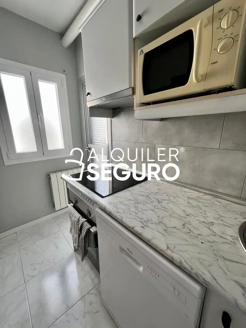 Küche von Wohnung zur Miete in Madrid mit Klimaanlage, Heizung und Terrasse