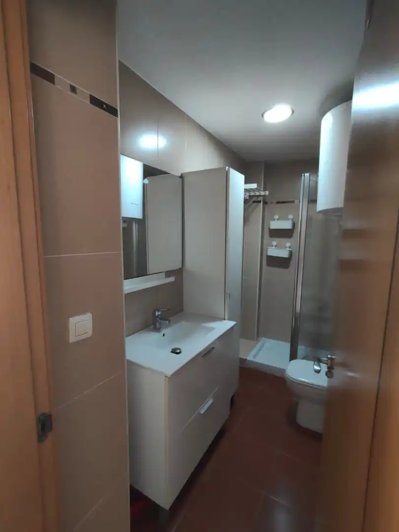 Bathroom of Study for sale in Granada  with Air Conditioner, Heating and Furnished
