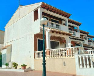 Exterior view of Duplex to rent in Guardamar del Segura  with Air Conditioner, Terrace and Balcony