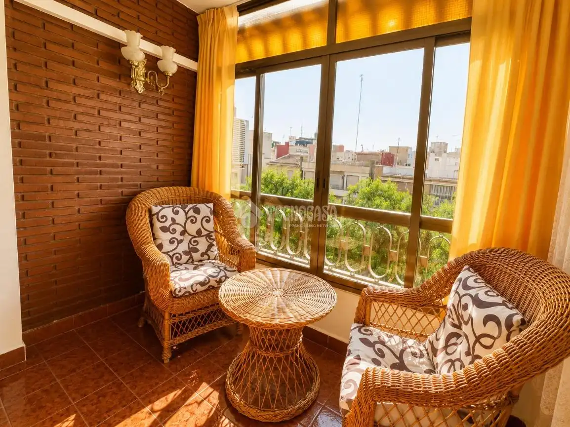 Terraza de Piso en venta en Torrent con Balcón