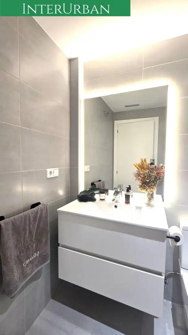 Baño de Piso de alquiler en Llíria con Aire acondicionado, Calefacción y Jardín privado