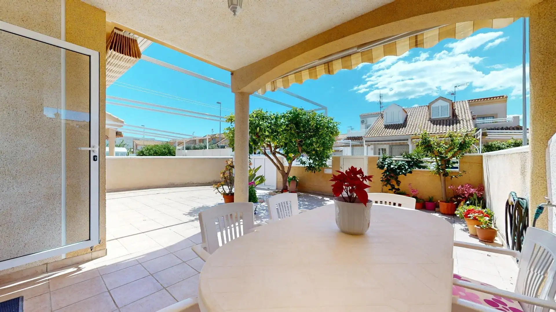 Adosado con jardín en venta en Calle MAR ARABICO, imagen 4