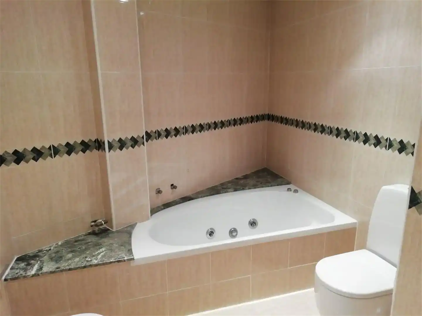 Baño de Piso en venta en Nonaspe con Aire acondicionado, Trastero y Balcón