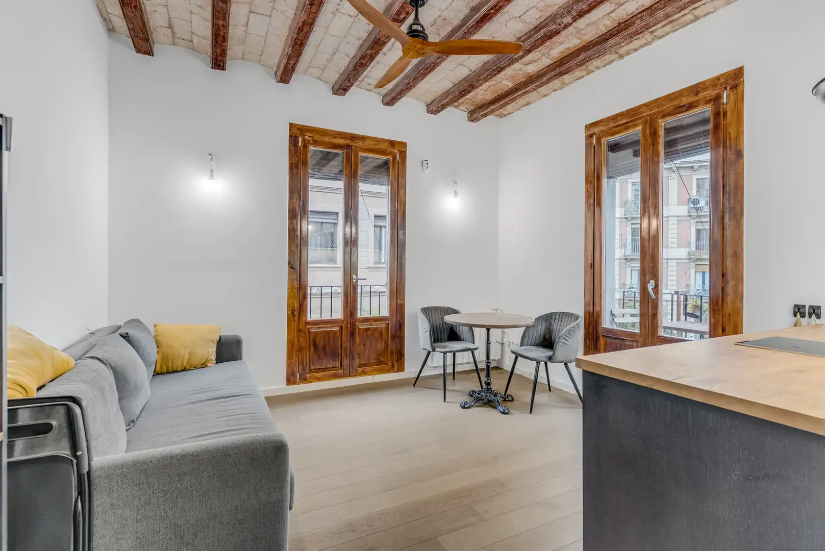 Living room of Flat for sale in Barcelona  with Balcony