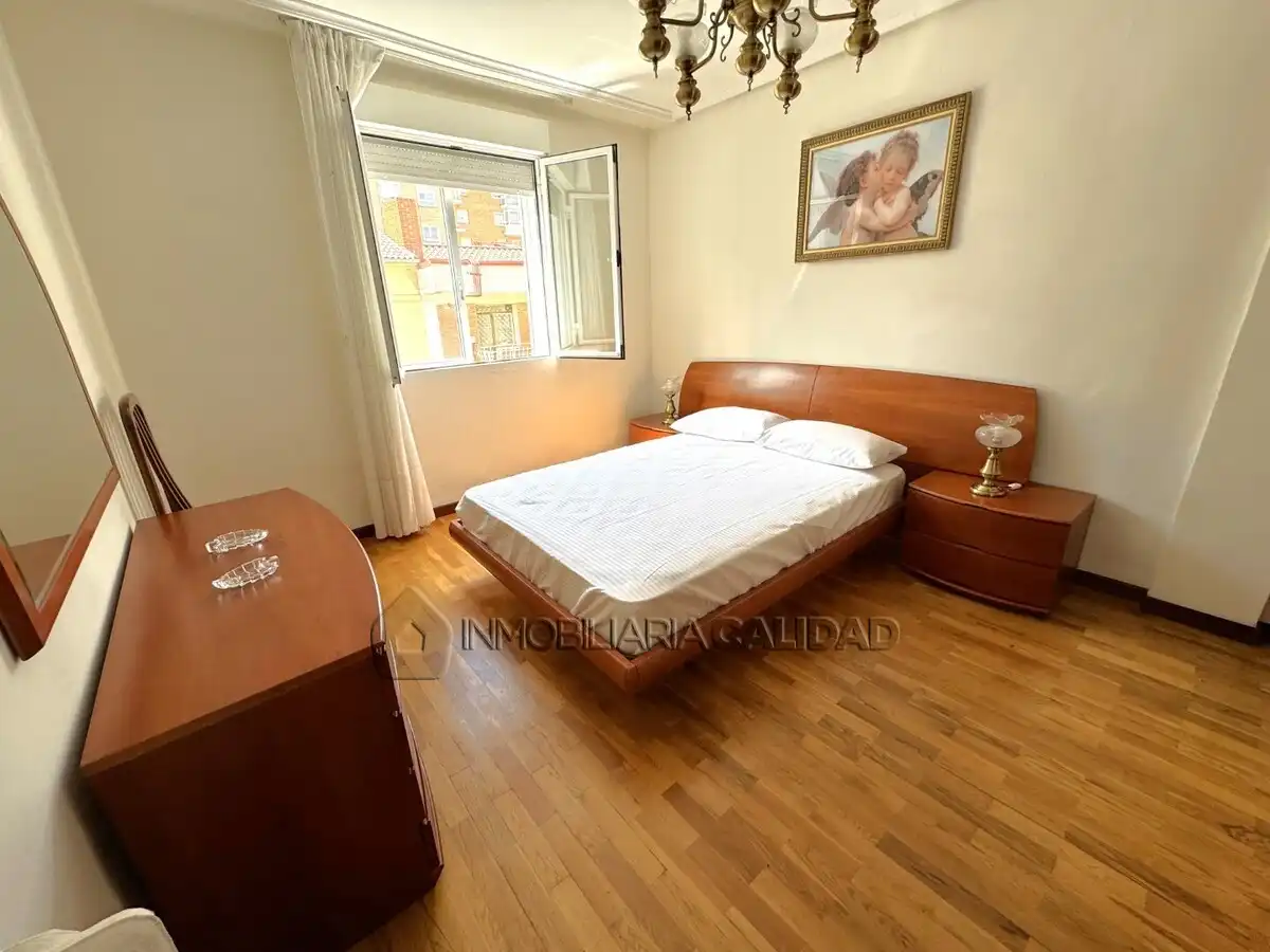 Habitación de Piso de alquiler en Burgos con Calefacción y Amueblado