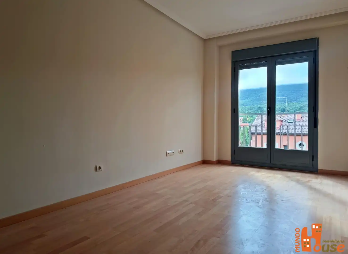 Habitación de Piso de alquiler en Real Sitio de San Ildefonso con Calefacción, Trastero y Balcón