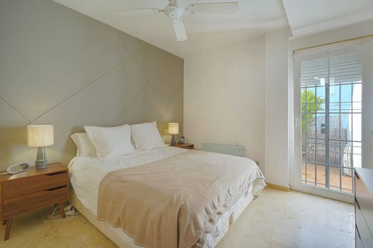 Dormitori de Apartament en venda en Estepona amb Calefacció, Jardí privat i Terrassa