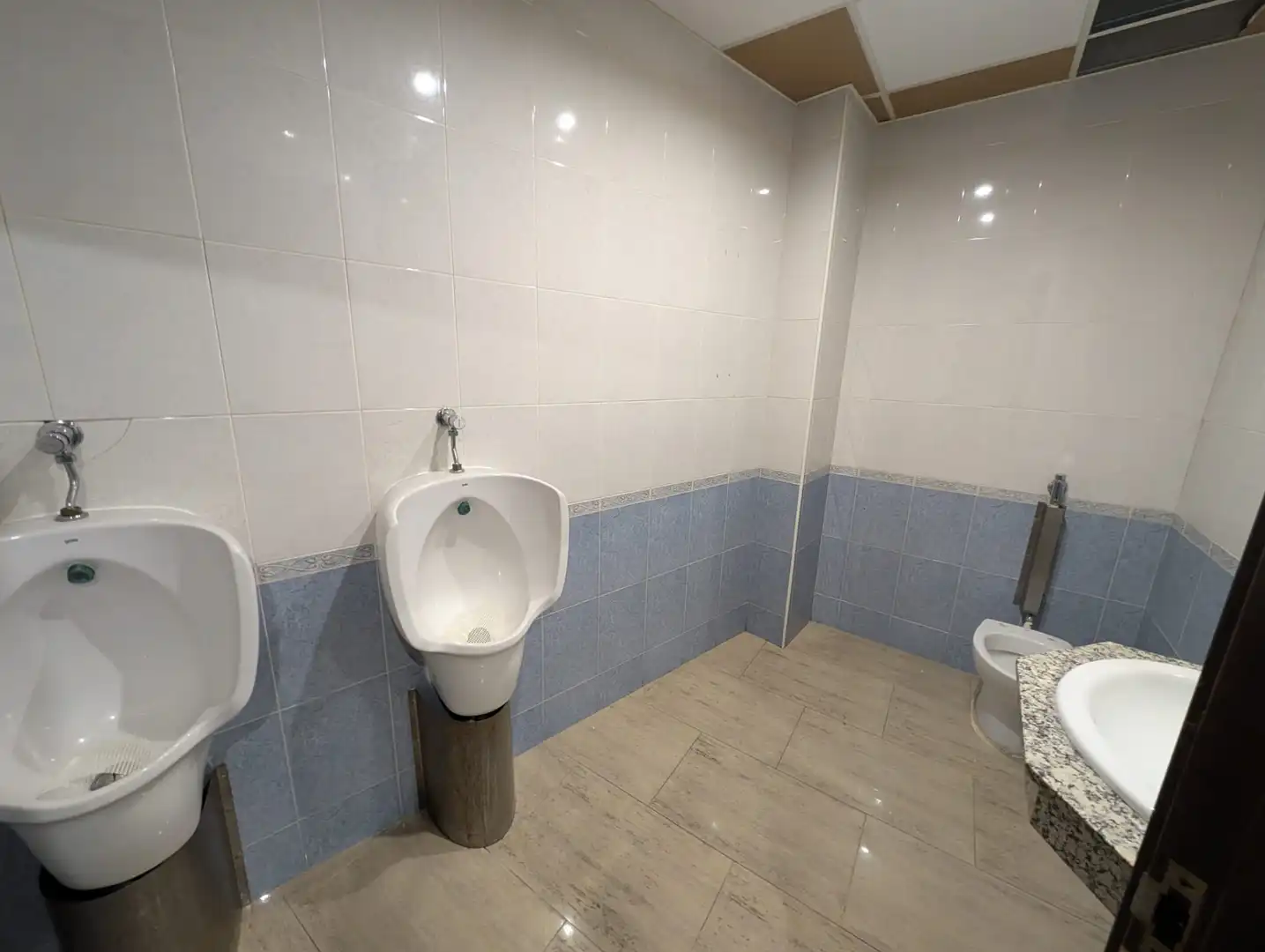 Badezimmer von Gebäude zum Verkauf in Alcaudete