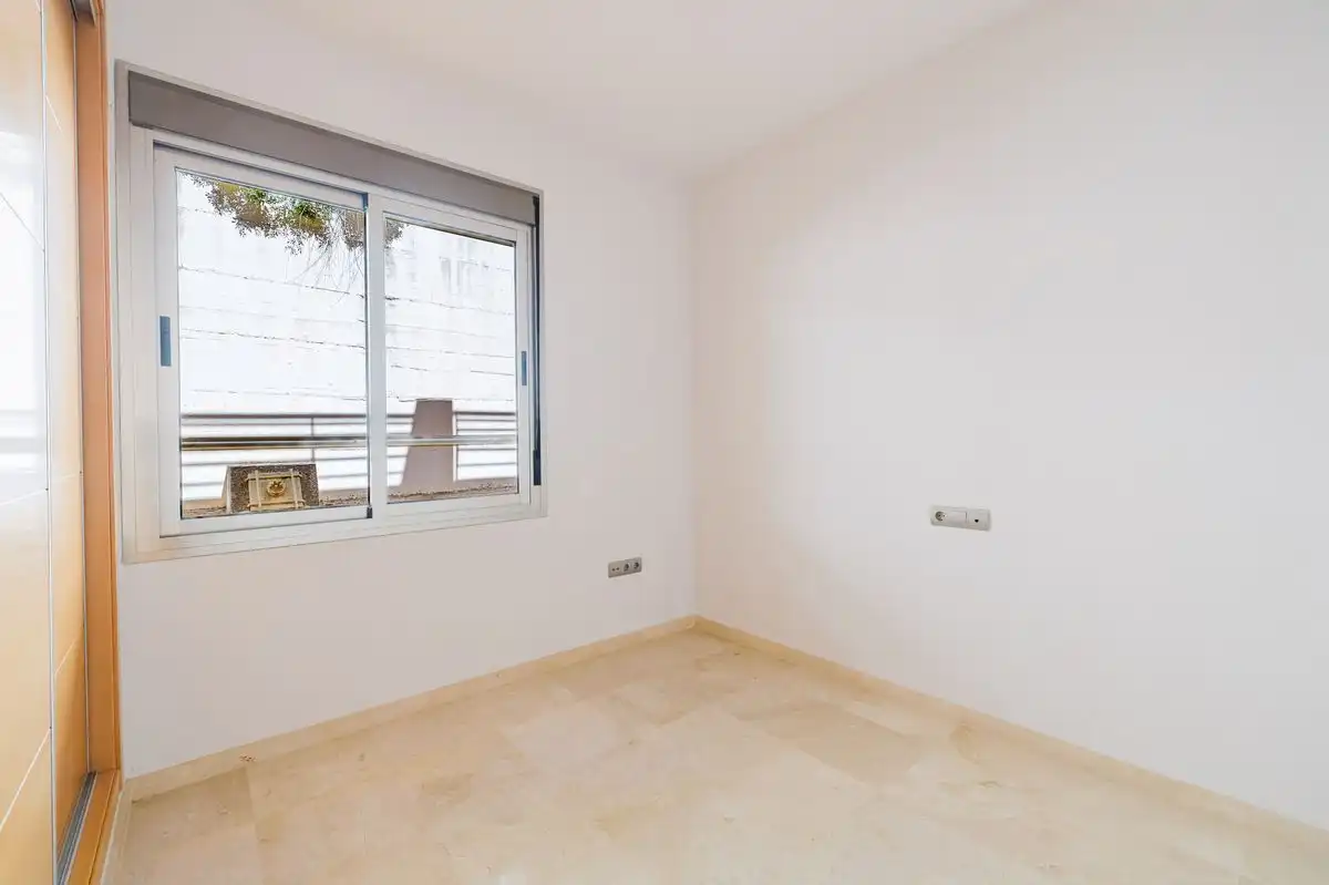 Dormitori de Casa adosada en venda en Málaga amb Aire condicionat, Calefacció i Jardí privat