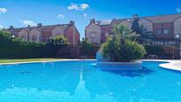 Swimming pool of House or chalet for sale in  Logroño  with Terrace and Swimming Pool