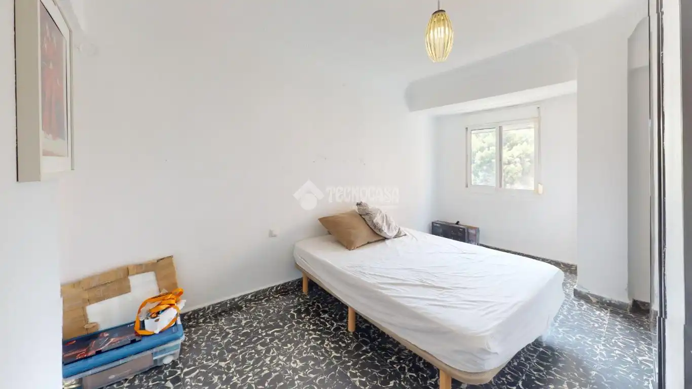 Habitación de Piso en venta en Valencia con Balcón