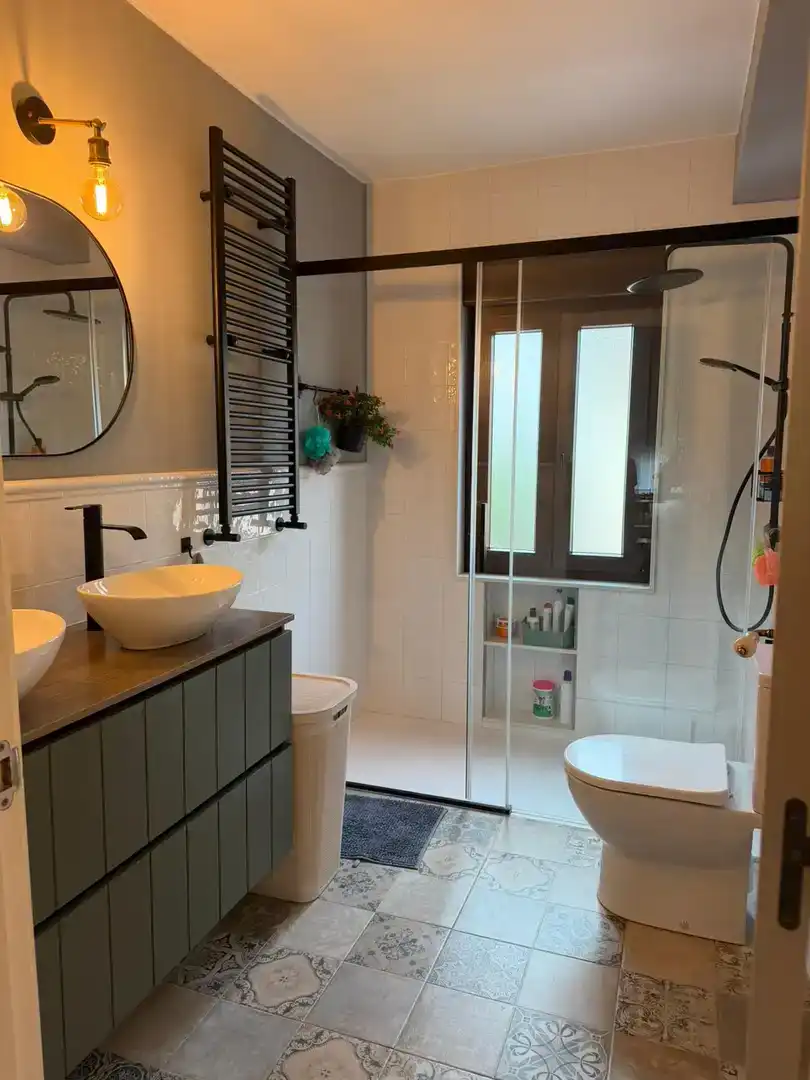 Bany de Casa o xalet en venda en La Pola Siero