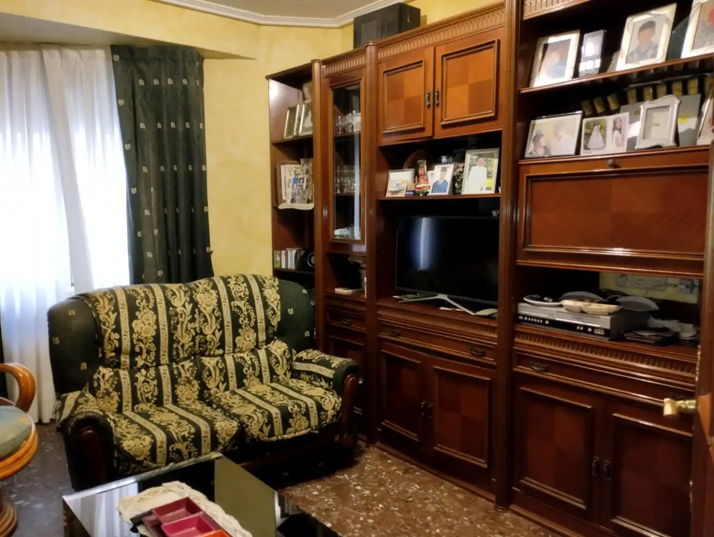 Sala de estar de Piso en venta en Alberite con Calefacción, Trastero y Amueblado