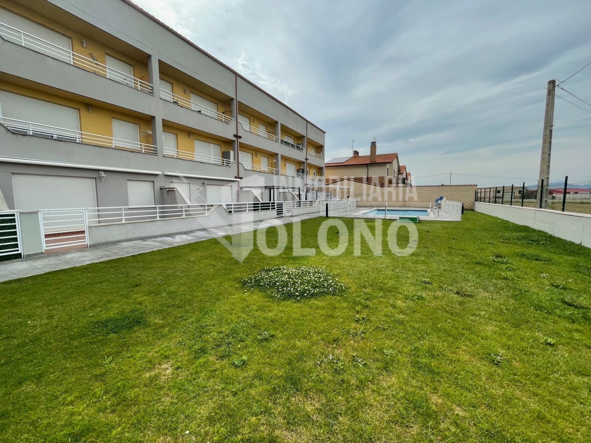Piscina de Dúplex en venda en Cuzcurrita de Río Tirón amb Calefacció, Parquet i Terrassa
