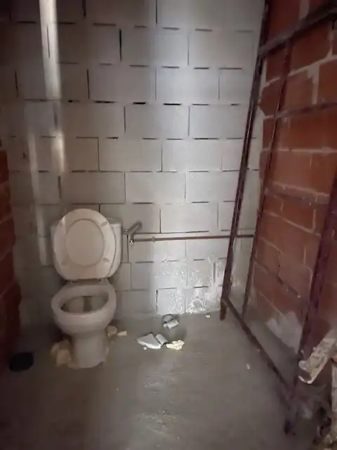 Bany de Local de lloguer en La Nucia