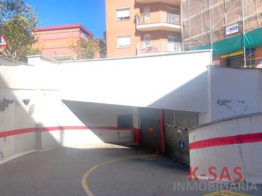Individuel avec ascenseur à vendre à Carrer dels Cedres 35