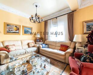 Living room of Flat for sale in  Madrid Capital  with Air Conditioner, Heating and Oven