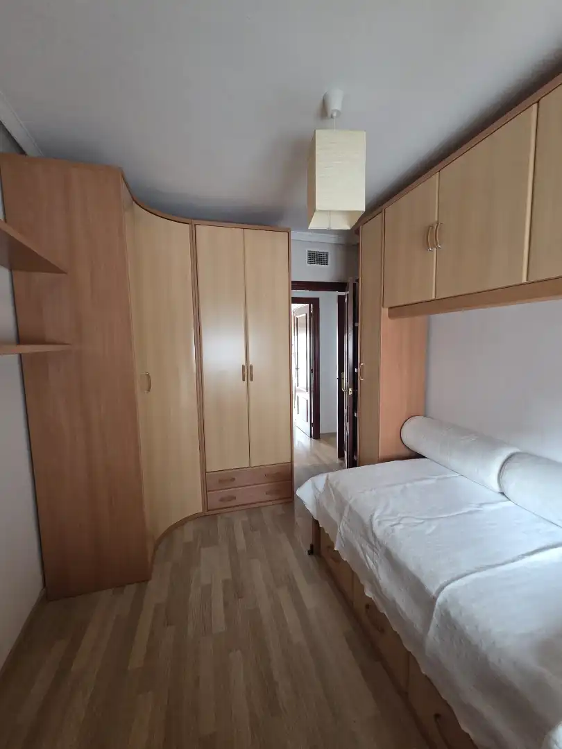 Schlafzimmer von Wohnung zur Miete in Badajoz mit Klimaanlage, Heizung und Abstellraum