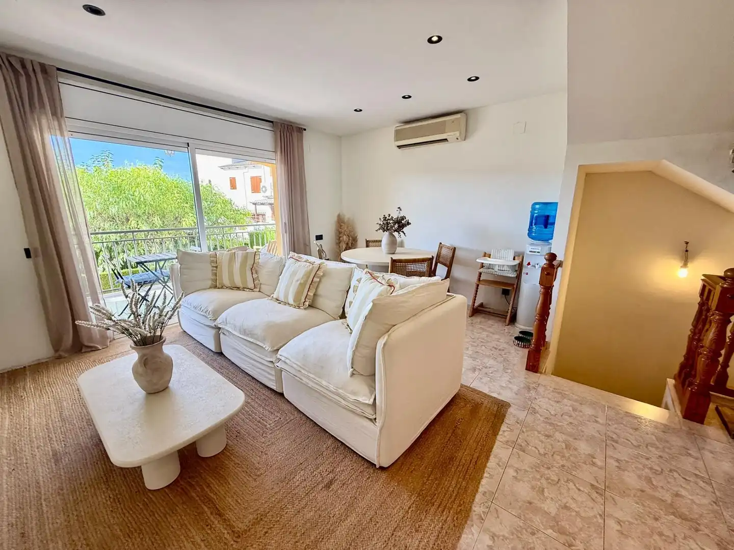 Sala de estar de Casa adosada en venta en Calafell con Aire acondicionado, Calefacción y Terraza