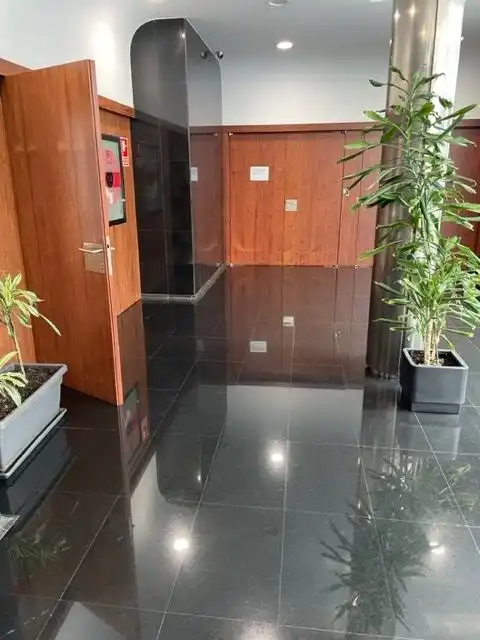 Oficina de lloguer en L'Hospitalet de Llobregat amb Aire condicionat, Calefacció i Terrassa