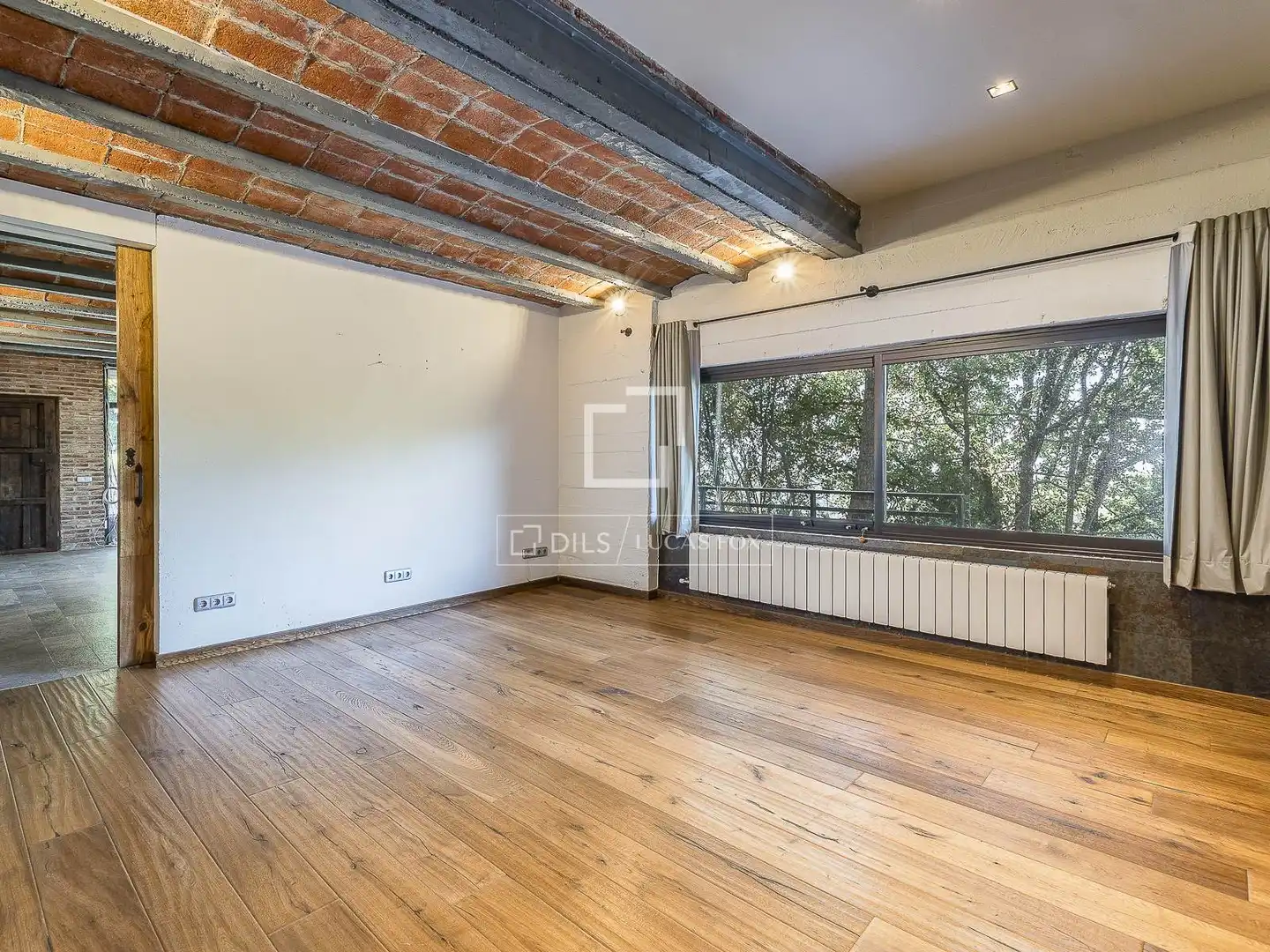 Sala de estar de Casa o chalet en venta en Barcelona con Aire acondicionado, Calefacción y Jardín privado
