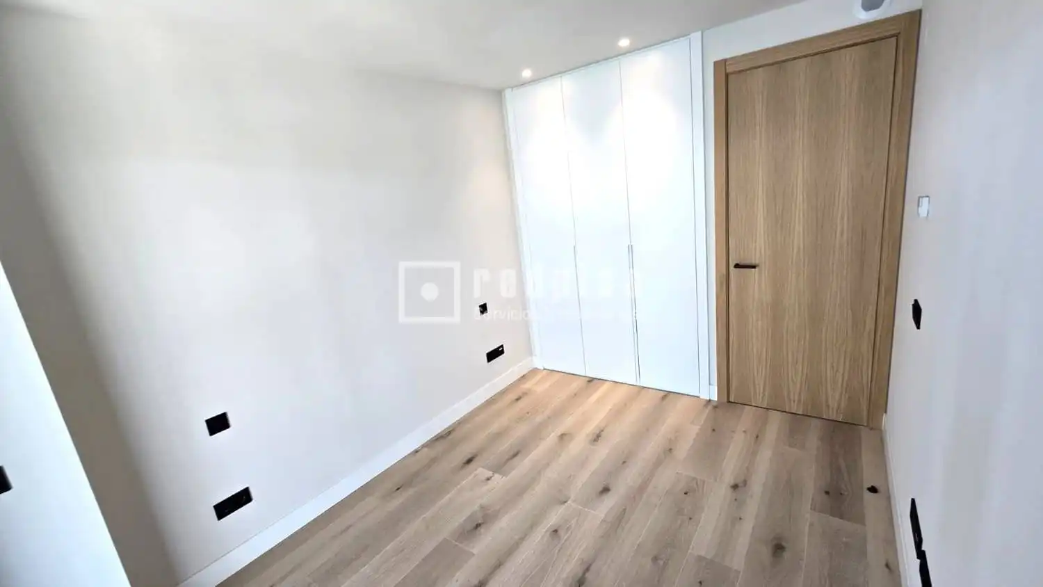Schlafzimmer von Wohnung zur Miete in Madrid mit Privatgarten, Terrasse und Abstellraum