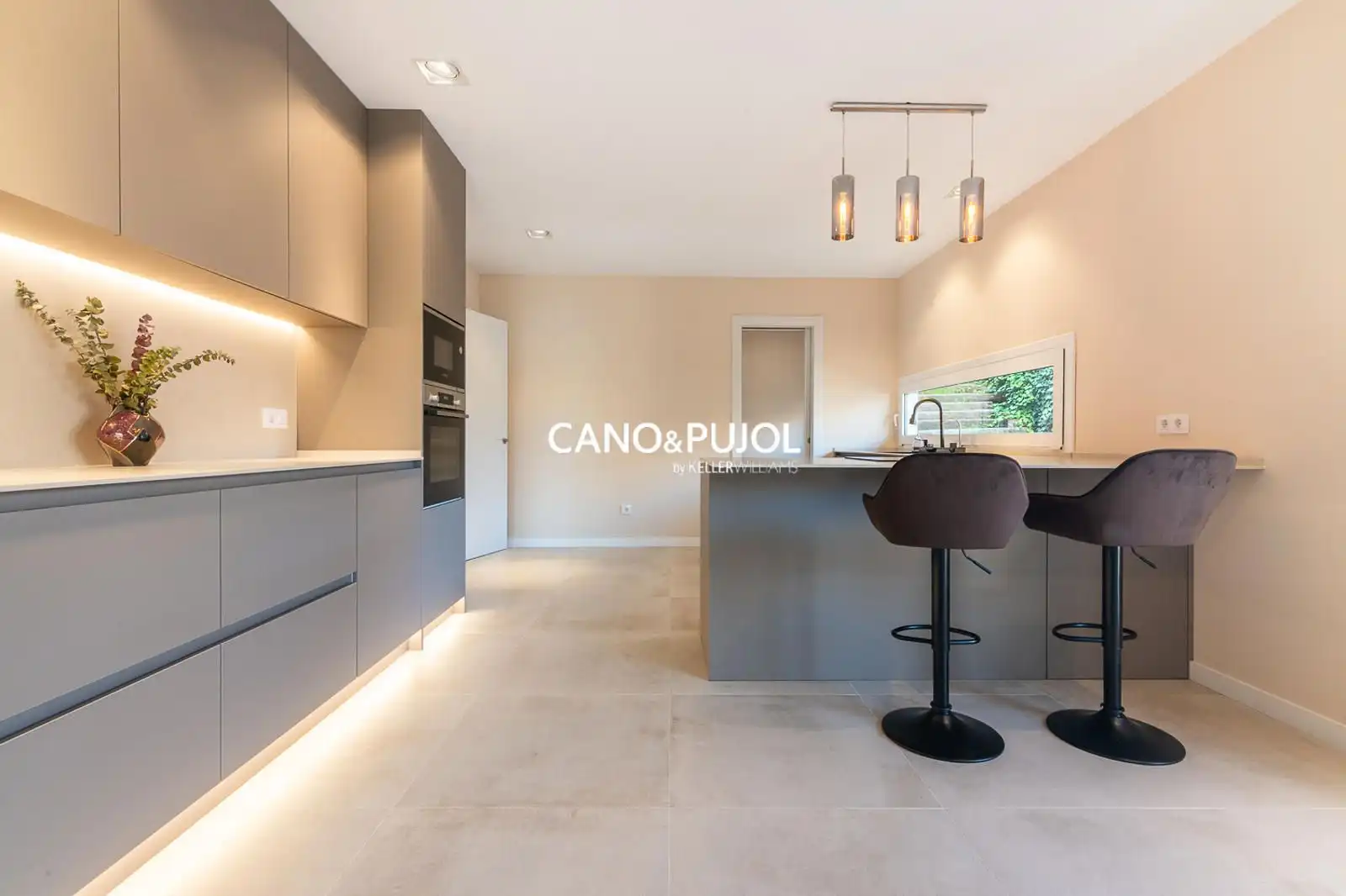 Kitchen of Houses for sale in Sant Cugat del Vallès  with Air Conditioner, Terrace and Swimming Pool