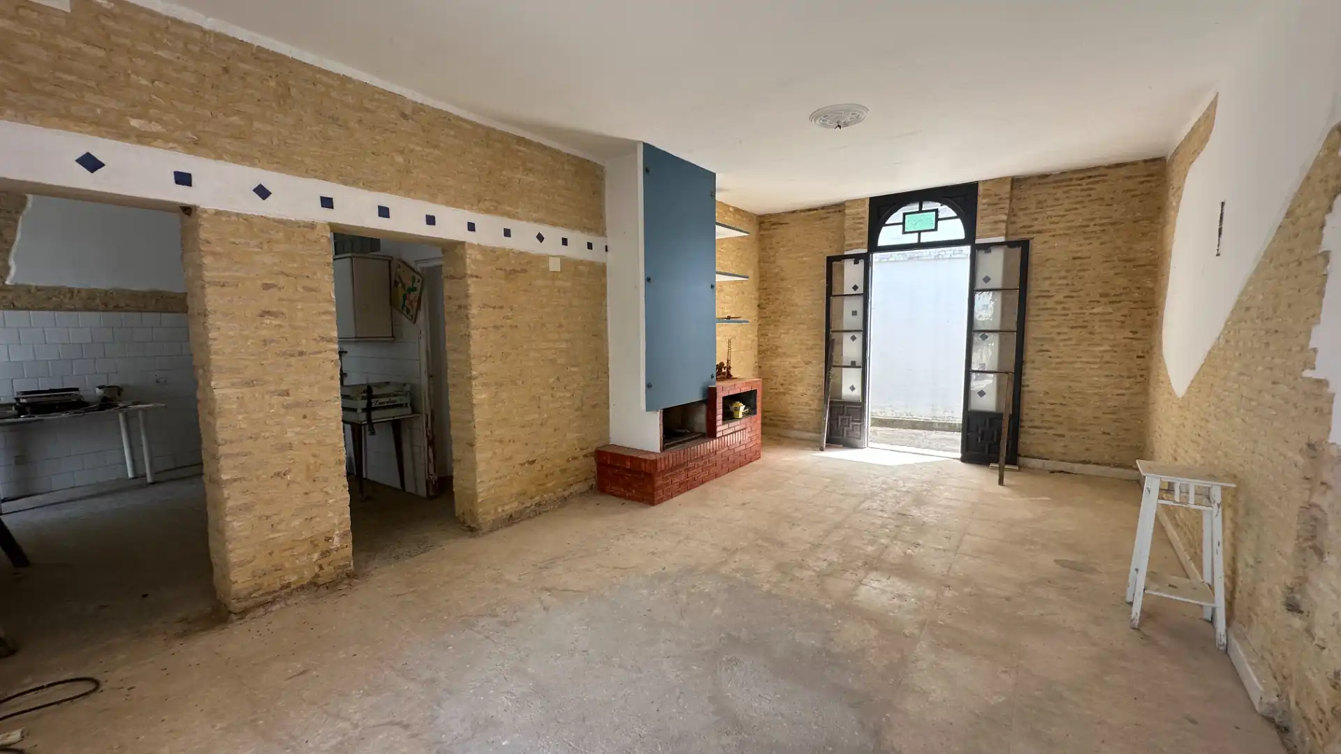 Casa o xalet en venda en Umbrete amb Terrassa, Traster i Piscina