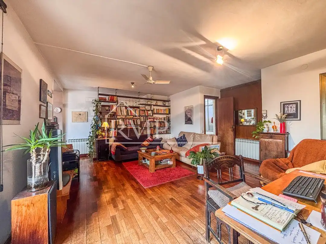 Wohnzimmer von Dachboden zum Verkauf in Barcelona mit Heizung, Terrasse und Abstellraum